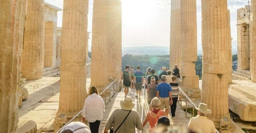 Athens: The Acropolis Walking Group Tour with a French Guide - Why this 1.5-hour evening Acropolis tour works