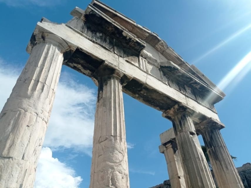 Athens: the Great Greek Philosophers Guided Tour in Spanish - Start Smart at the Statue of Plato Meeting Point