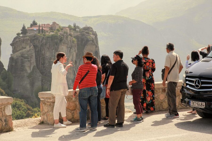 Athens to Meteora: Monasteries & Hidden Caves Bus Tour - Why This Meteora Bus Tour Fits a One-Day Plan