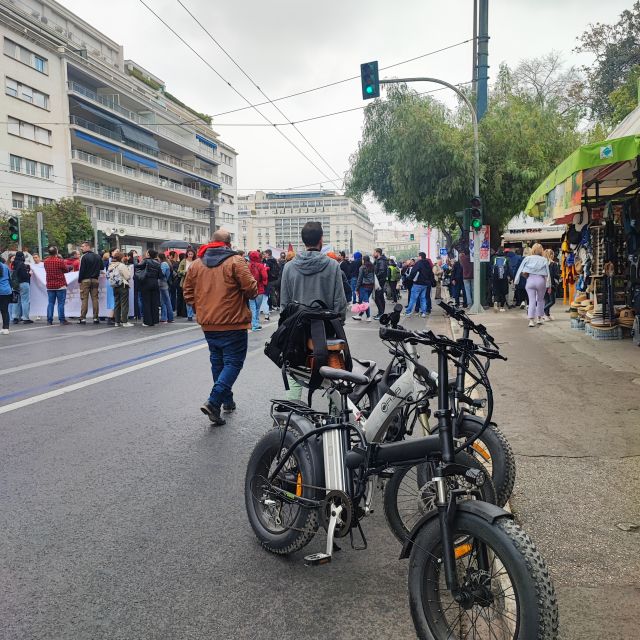 Athens tour with electric bicycle - Plaka and Thissio: the old neighborhoods you can actually enjoy