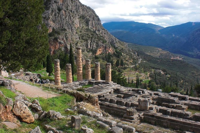 Award-Winning 2-Day Private Delphi & Meteora Tour - Meteora Sunset on Arrival: Why the First Golden Hour Matters