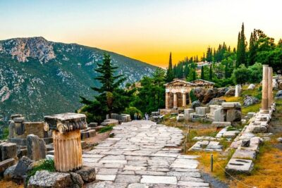 Awe-inspiring 2-days private tour to Delphi and Olympia