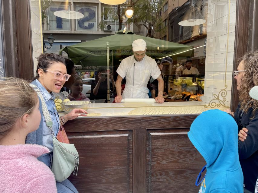 Delicious food tour for families 15+ iconic Greek foods - Anafiotika walk: yogurt with honey and nuts plus playful local storytelling