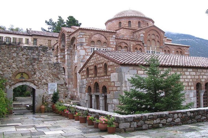 Delphi Full Day Tour - The drive that sets the tone, Athens to Hosios Loukas