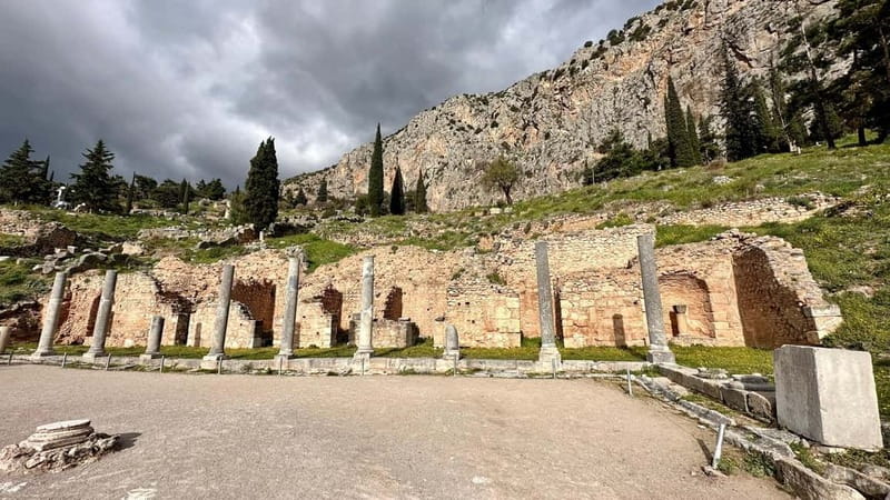 Delphi Navel Of Earth Hosios Loukas Full Day Private Tour - The Tholos of Athena Pronoia and the 2-Layer View of Delphi