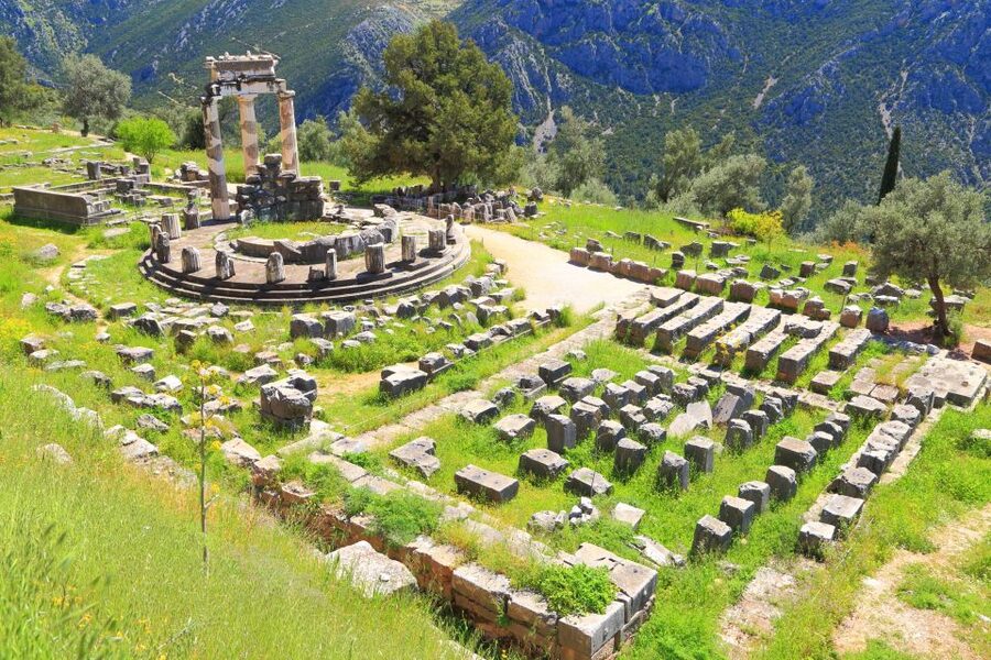 Delphi: Private Day Tour from Athens with Luxurious Vehicle - Why Delphi is still the main event on this Athens day trip
