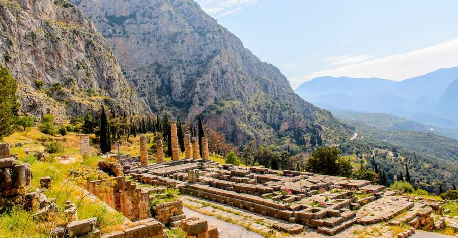 Delphi: Private Day Tour from Athens with Luxurious Vehicle - Lunch in modern Delphi and time for simple pleasures
