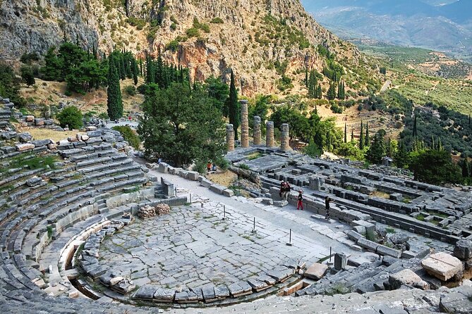 Delphi Private Full Day Tour from Athens - Hosios Loukas monastery: Byzantine mosaics and a calm first act