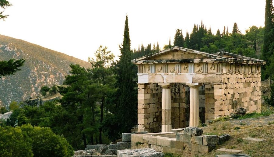 Delphi Skip-The-Line Private Tour - Expert Guide - Delphi Archaeological Museum first: you get the “answer key” (50 minutes)