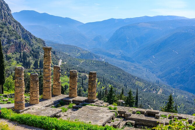 Delphi: Spanish guided one day tour - Museum Time and the Charioteer of Delphi