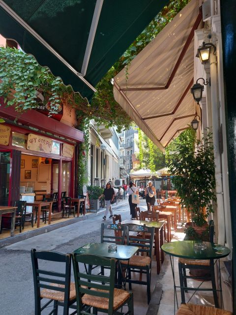 Food Experience in Athens including Unlimited Lunch - Greek breakfast at an old-type coffeehouse, plus koulouri