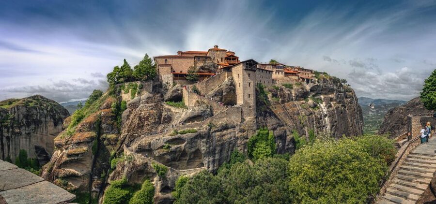From Athens: 2 Days Meteora, Thermopylae & Delphi Tour - Thermopylae en route to Delphi: turning a transfer into a moment