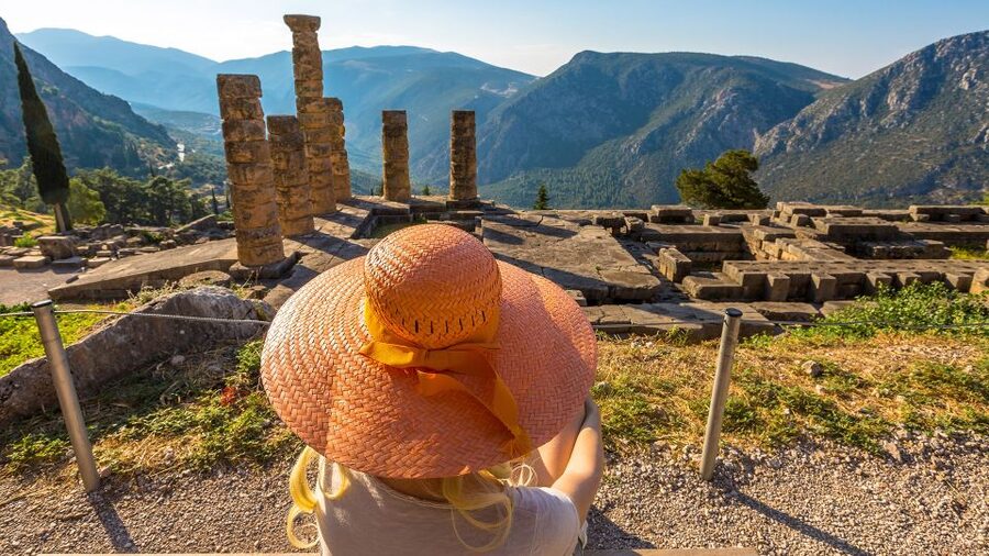 From Athens: 3 Days in Meteora & Delphi with Tours & Hotel - Day Two Morning Choice in Meteora: Bus Circuit or an Easy Hike