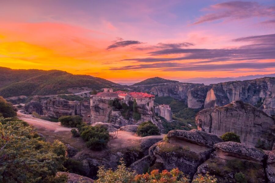 From Athens: 3 Days in Meteora & Delphi with Tours & Hotel - Thermopylae on the Transfer: History With a Stretch Break