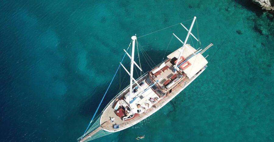 From Athens: Agistri, Moni & Aegina Day Cruise with Swimming - A 10-hour Saronic Gulf sampler: three islands, one smooth day