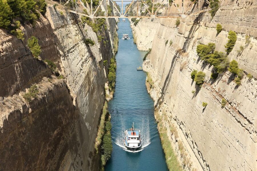 From Athens: Ancient Corinth Day Trip with Canal & VR Guide - Ancient Corinth with VR and audio: St. Paul, Pausanias, and the Temple of Apollo