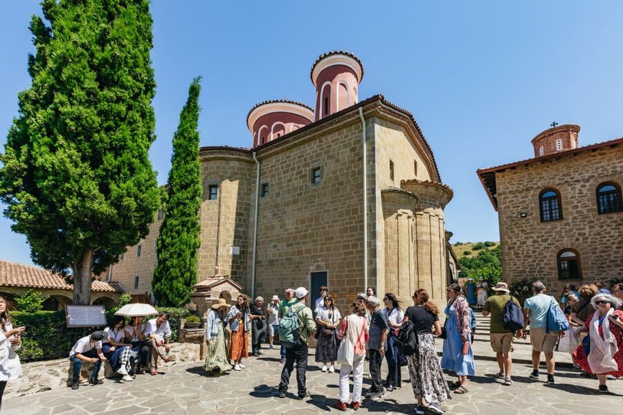 From Athens: Delphi and Meteora 2-Day Guided Tour - Guides and Drivers: The Real Difference You Feel on Day One
