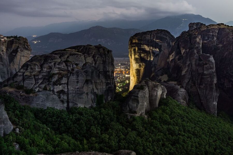 From Athens: Delphi and Meteora 2-Day Tour with Hotel - Delphi and Meteora in 2 days: the value of getting both with a guide