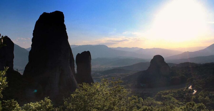 From Athens: Delphi and Meteora 2-Day Tour with Hotel - Delphi’s Temple of Apollo and the Oracle story: what you’ll actually see