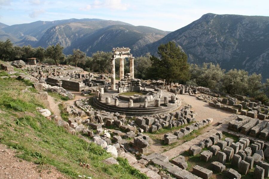 From Athens: Delphi Full Day V.R. Audio Guided Tour - Museum Time: Delphi Archaeological Museum as the Best Memory Anchor