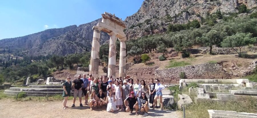 From Athens: Delphi Full Day V.R. Audio Guided Tour - The Mountain Village Stop and Arachova Photo Stop: Greece Beyond the Ruins