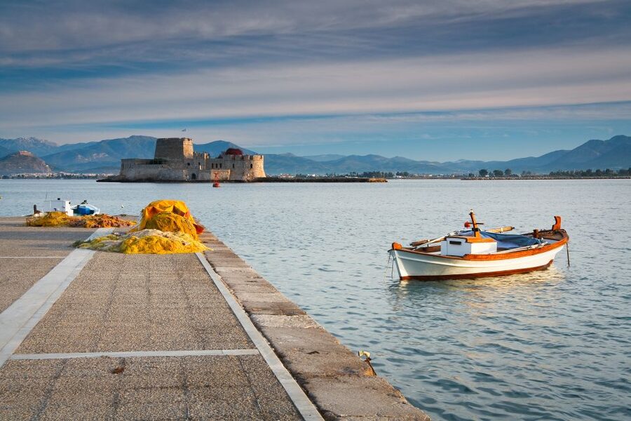 From Athens: Explore Ancient Greece 4-Day Tour - Why this Athens to Peloponnese circuit feels different than a pick and choose trip