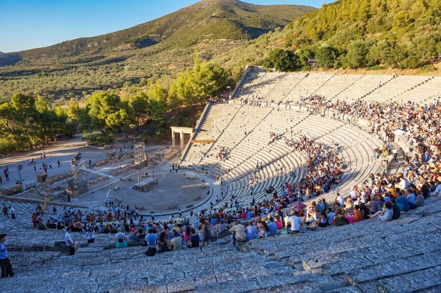 From Athens: Explore Ancient Greece 4-Day Tour - Day 4: Meteora monasteries on six sandstone pillars, plus icon detours and the Leonidas monument
