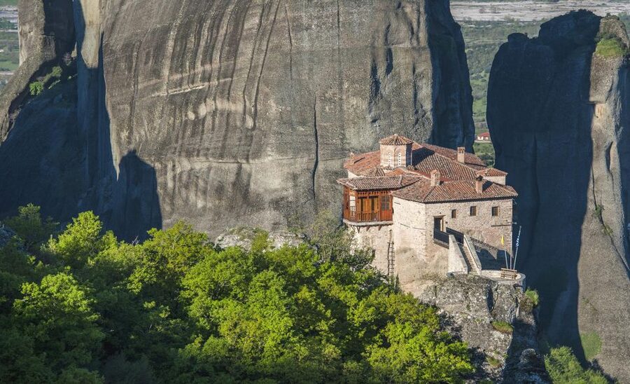 From Athens: Meteora Full-Day Trip with Guide on Luxury Bus - Timing and comfort on a 15-hour Meteora day