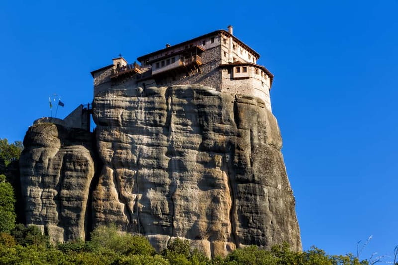 From Athens: Meteora Monasteries and Hermit Caves Tour - Panorama Rock and the big “all-in-one” photo moment