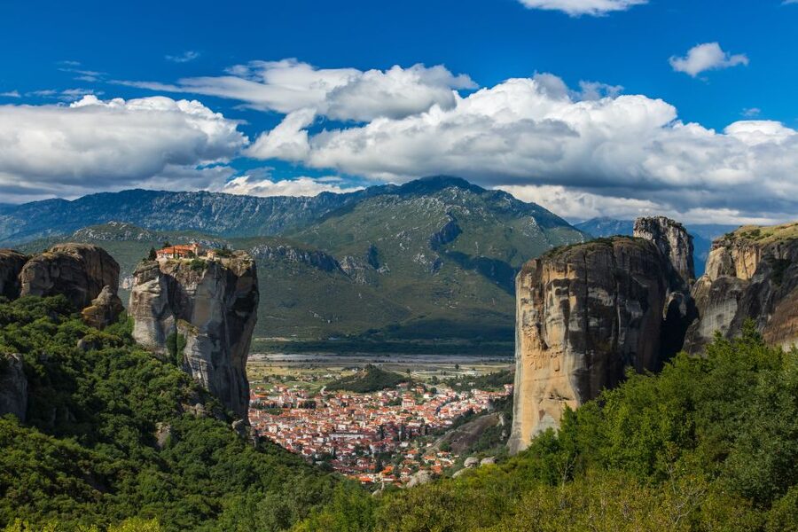From Athens or Piraeus: Meteora Full-Day Private Trip - Who this Meteora private trip suits best