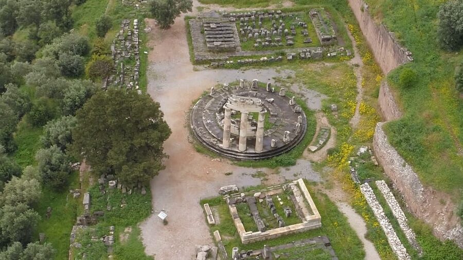 From Athens: Private Delphi and Thermopylae Guided Day Trip - Who should book this Delphi and Thermopylae private tour