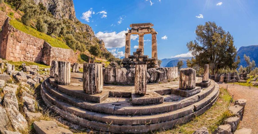 From Athens: Private Road Trip to Delphi - Arachova and the Traditional Stops: Shopping, Coffee, and a View Break