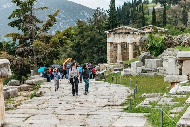 From Athens: Small-Group Delphi, Museum & Arachova Day Trip - Key highlights worth showing up for