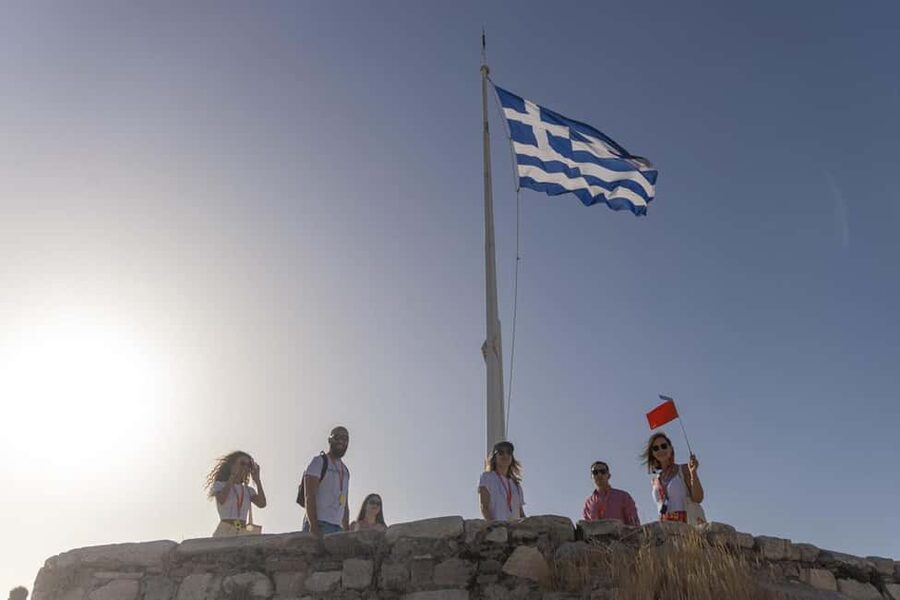From Cruise Port: The Acropolis & Athens Highlights Tour - Syntagma Metro Museum, Zappeion Views, and Zeus-Arch Snapshots