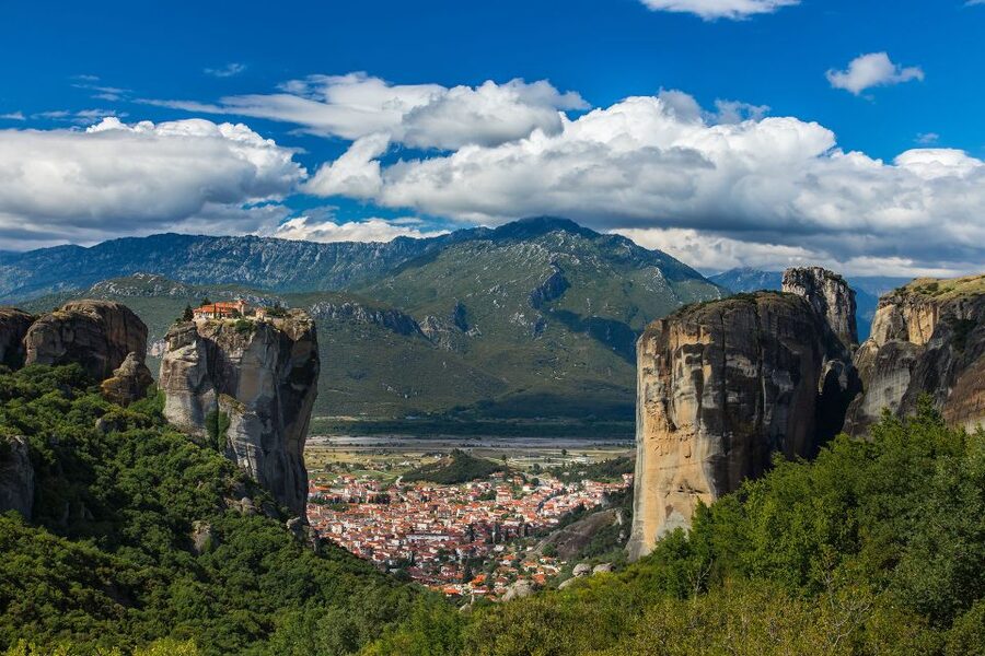 From Kalambaka or Kastraki: Midday Meteora Tour - Driving Views, UNESCO Setting, and What Your Guide Focuses On
