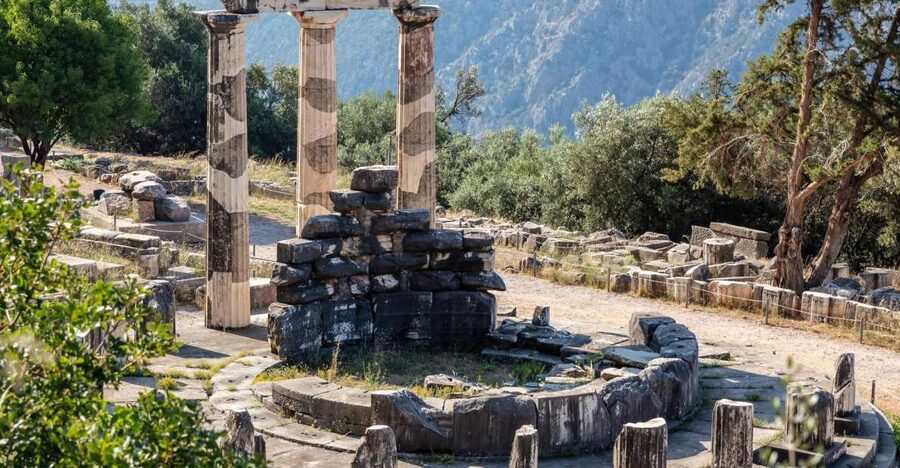 ''Full-Day Tour of Delphi-Monastery Hosios Loukas- Livadia'' - Delphi Archaeological Museum: where myth meets the objects