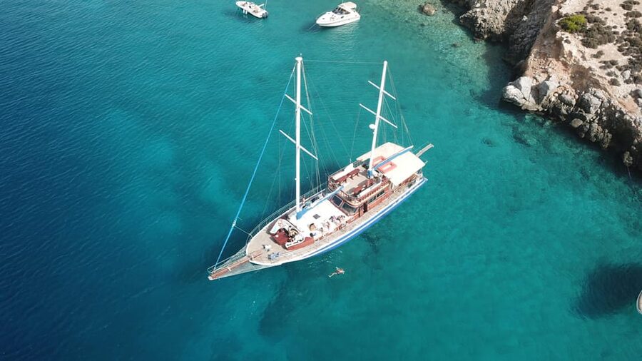 Half-Day Athens Cruise: Swim Stop,Lunch, and Drinks Included - Lunch onboard Greek-style: what “included” feels like at sea