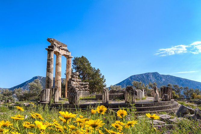 Historical Delphi One Day Tour with Arachova Stop & Expert Guide - From Athens to Levadia: carpets and countryside before Delphi