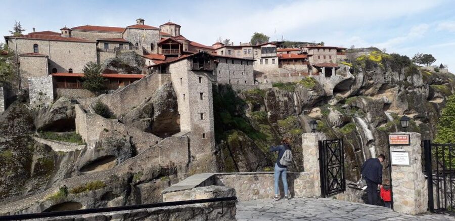 Kalabaka: Meteora Monasteries Minibus Tour with Photo Stops - Photo Stops for Three Meteora Monasteries: How to Get the Best Shots