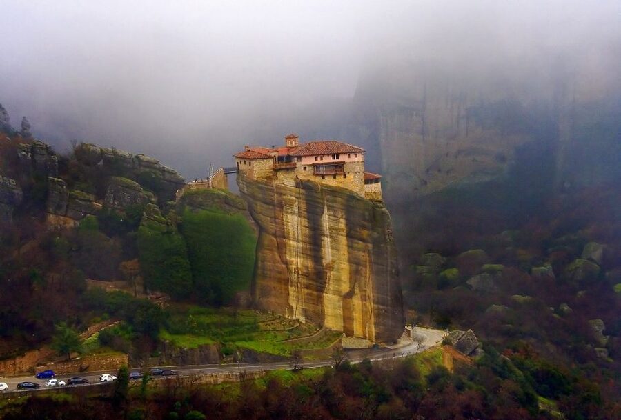 Kalabaka: Meteora Monasteries Minibus Tour with Photo Stops - What You Get Inside the Monasteries (and What You Don’t)