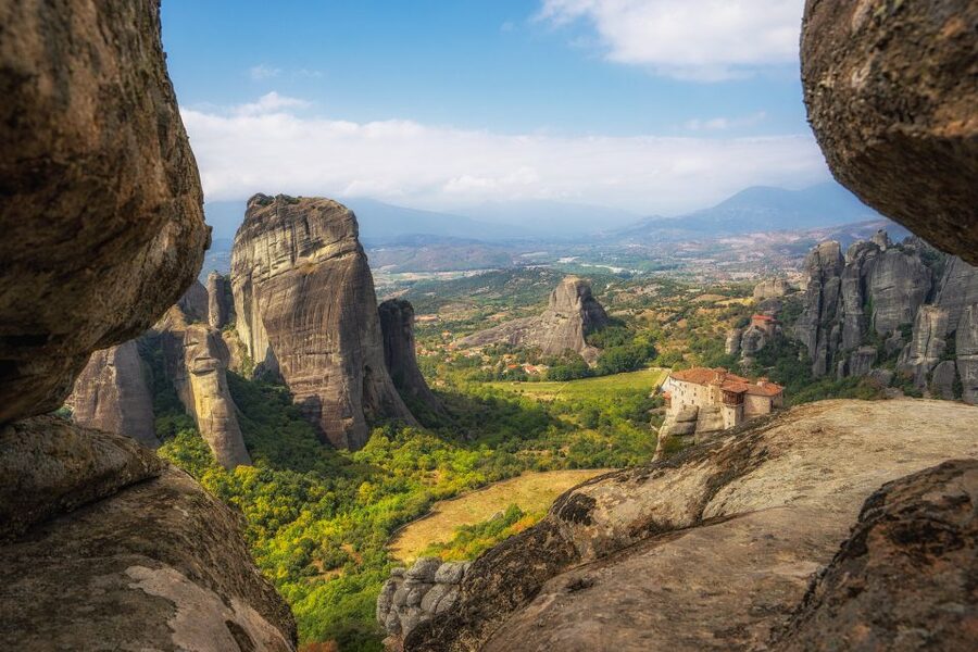 Kalabaka: Meteora Monasteries Minibus Tour with Photo Stops - Starting Point and Timing: From Kalabaka Train Station to Meteora