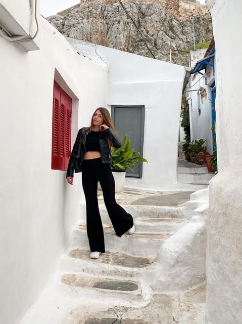 Magic Walk in Athens with Local Friends - Anafiotika’s narrow alleys and scenic moments (about 45 minutes)