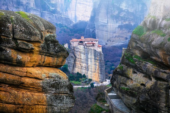 Meteora All Day Tour From Athens - What the monastery visits feel like once you’re there