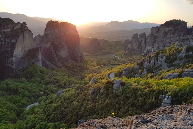 Meteora All Monasteries Tour with Photo Stops - Dress Code and Money Tips: What Works at Meteora’s Monasteries