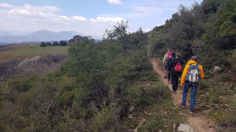 Meteora: Easy Hiking Adventure - Meteora on foot: why the old paths feel different than the main viewpoints