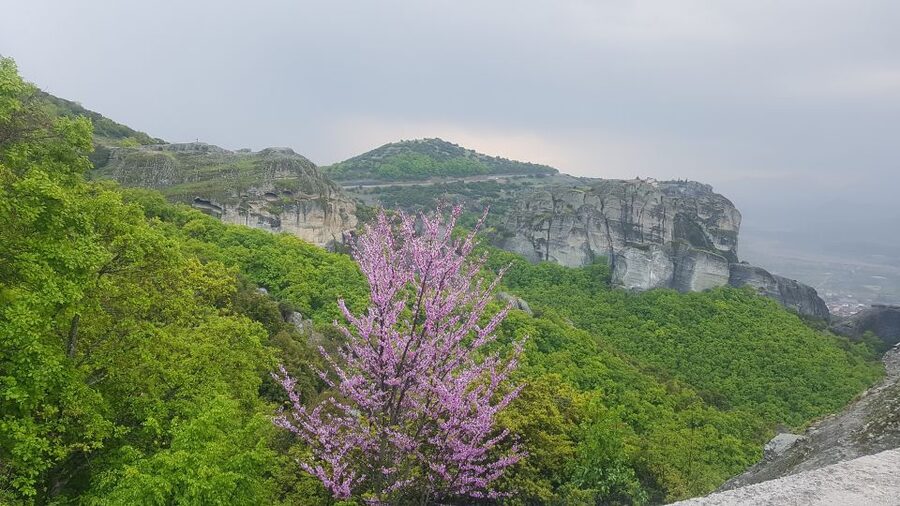 Meteora: Easy Hiking Adventure - Kastraki trail stops: Visitation of Jesus, St Dimitrios, and Papathymios Vlahavas