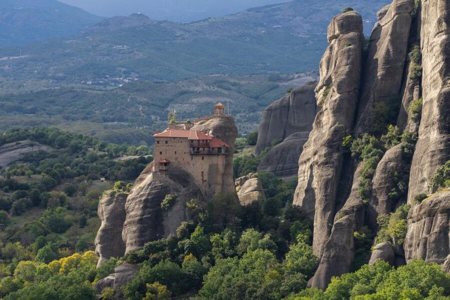 Meteora: Easy Hiking Adventure - Reaching Great Meteoron and Varlaam from the rock-top trail