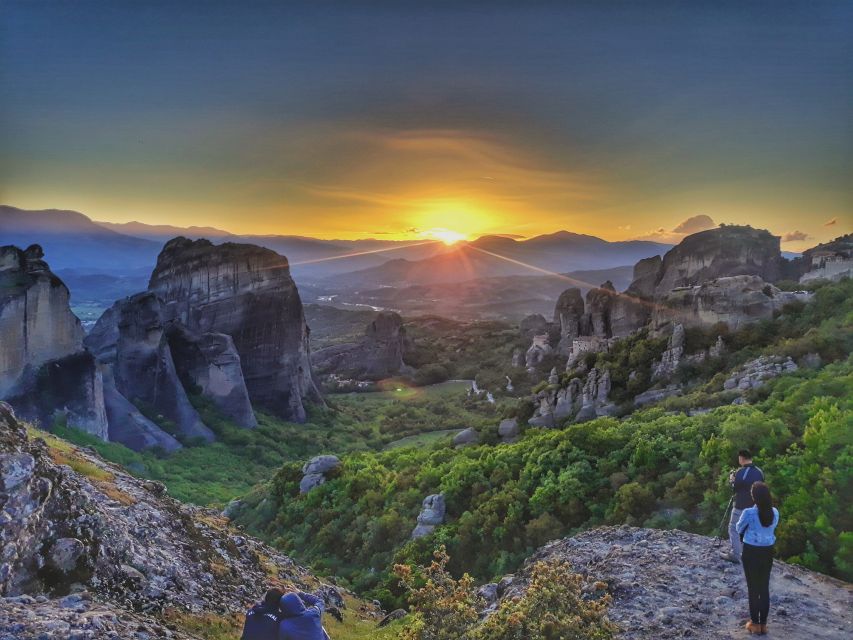 Meteora Evening Tour with Breathtaking Sunset View - Meteora at dusk: why this 3-hour format works