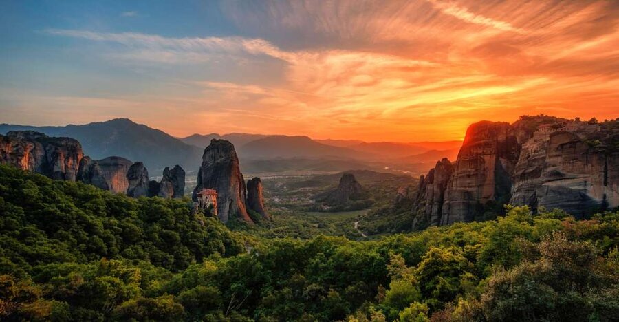 Meteora: Guided Sunset Tour with Monasteries & Caves Visit - Photo planning and the view-point timing that makes the sunset worth it