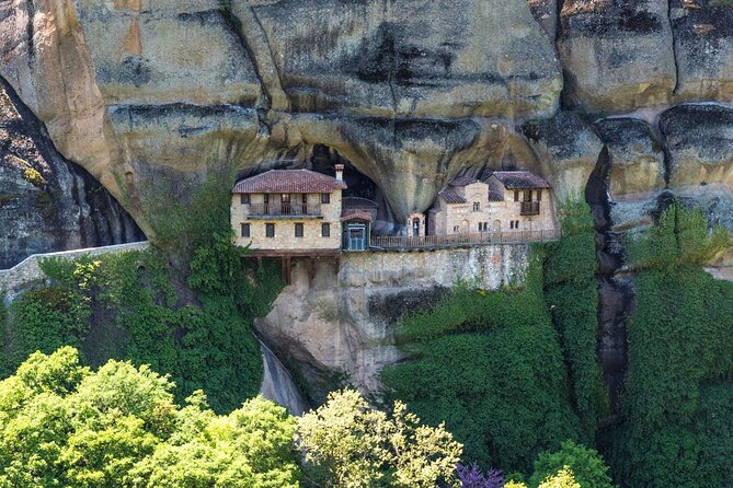 Meteora: Hiking Tour with Local Guide and Monastery Visit - Panoramic Views: How the Tour Sets You Up for Photos